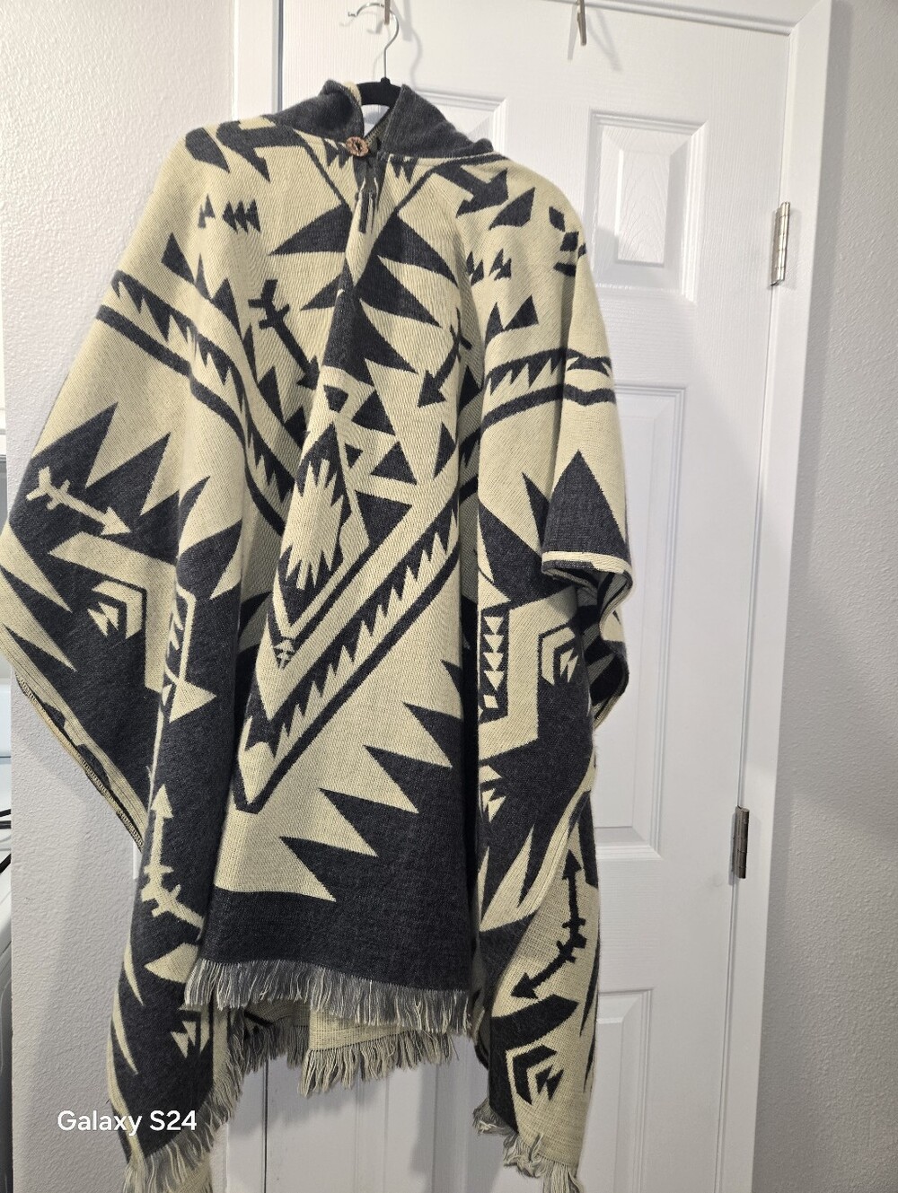 Poncho - woven - 100% cotton New Withbout Tags Made In Ecuador One Size Adult